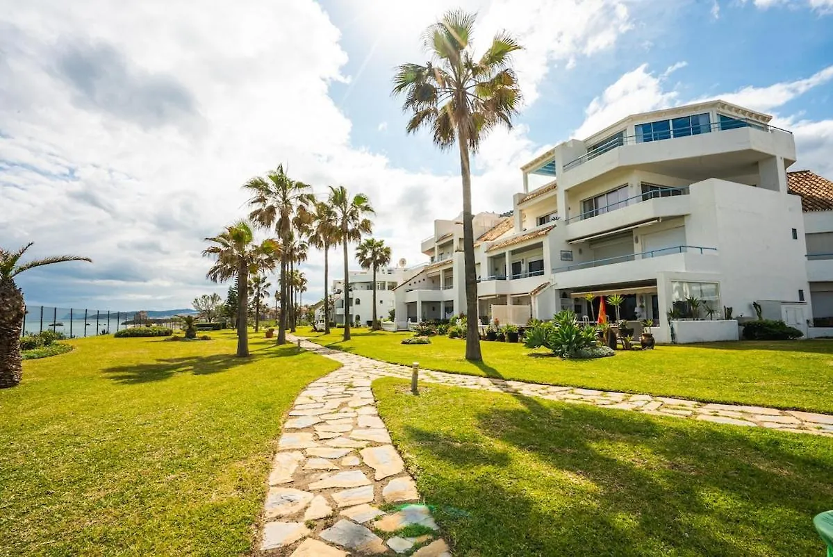 Brisa Marina Al Lado Del Mar Cerca De Estepona contacts